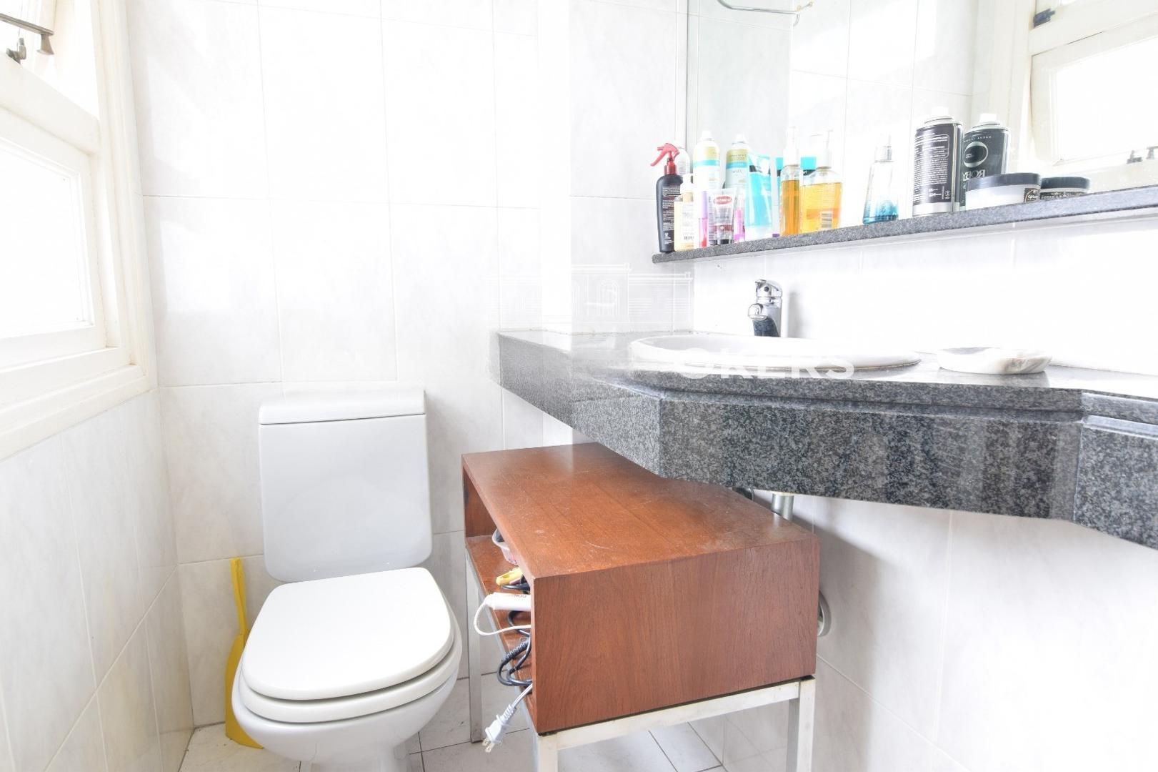 Departamento 5 ambientes con 2 baños