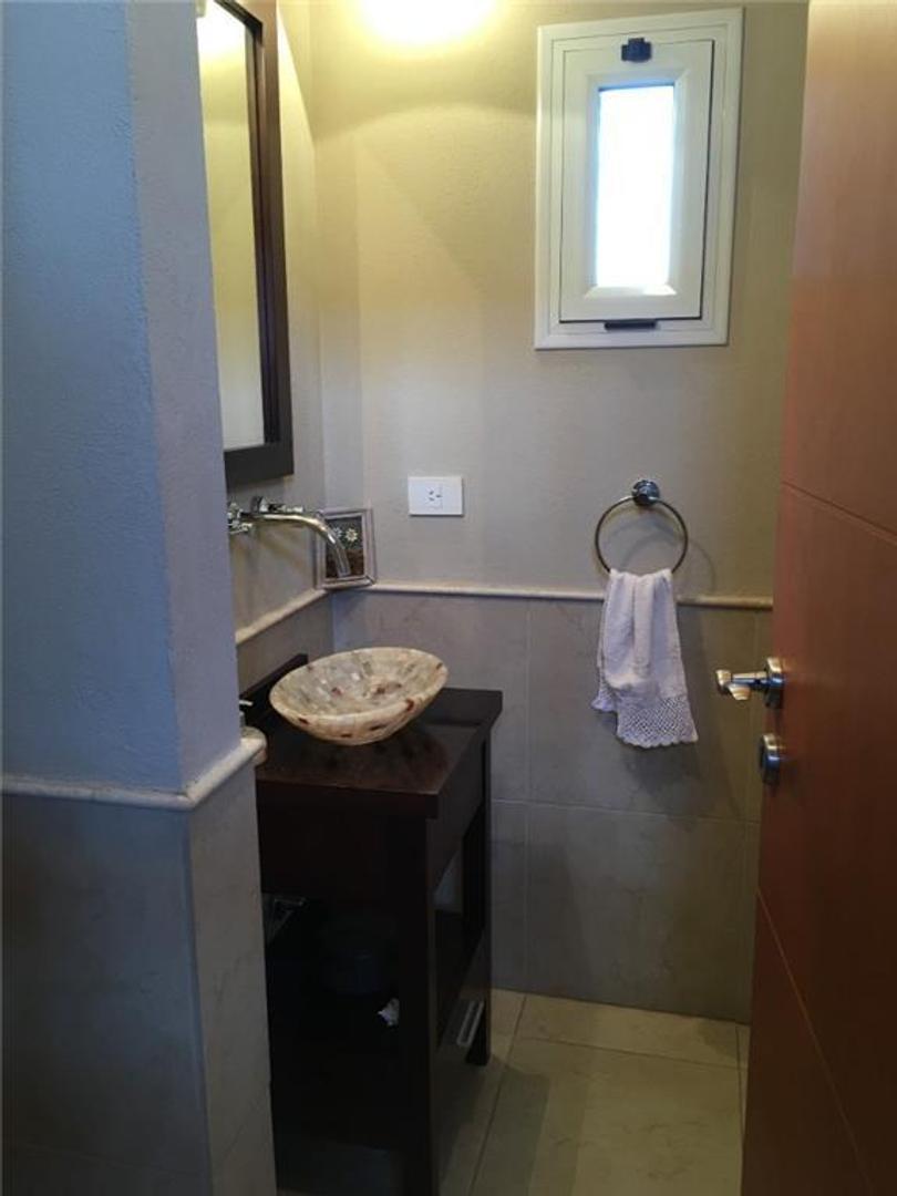 Casa 5 ambientes con 5 baños