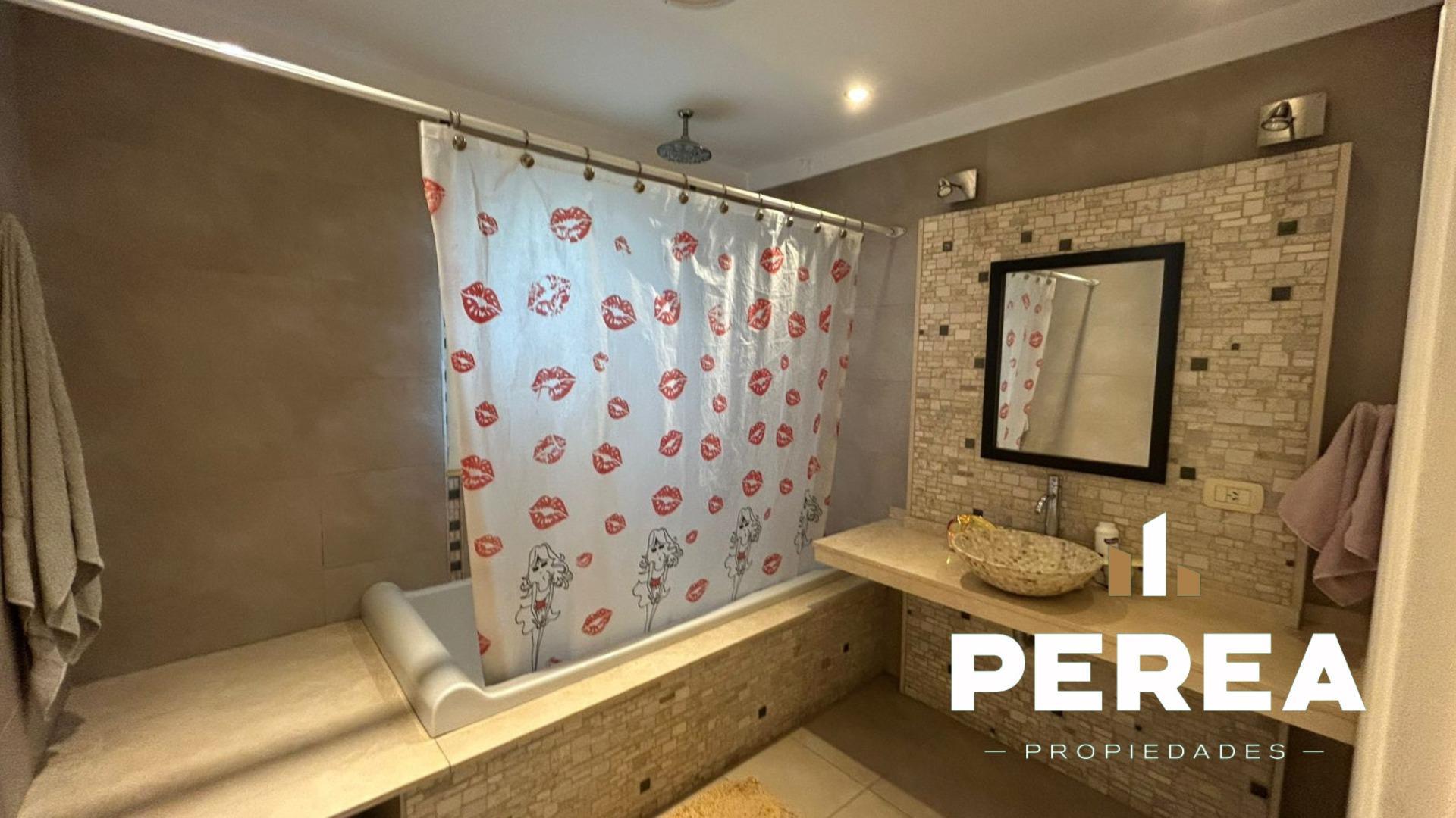 Casa en Venta con 4 cocheras