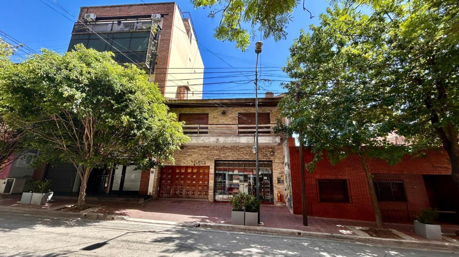 Casa en venta con local comercial en San Fernando