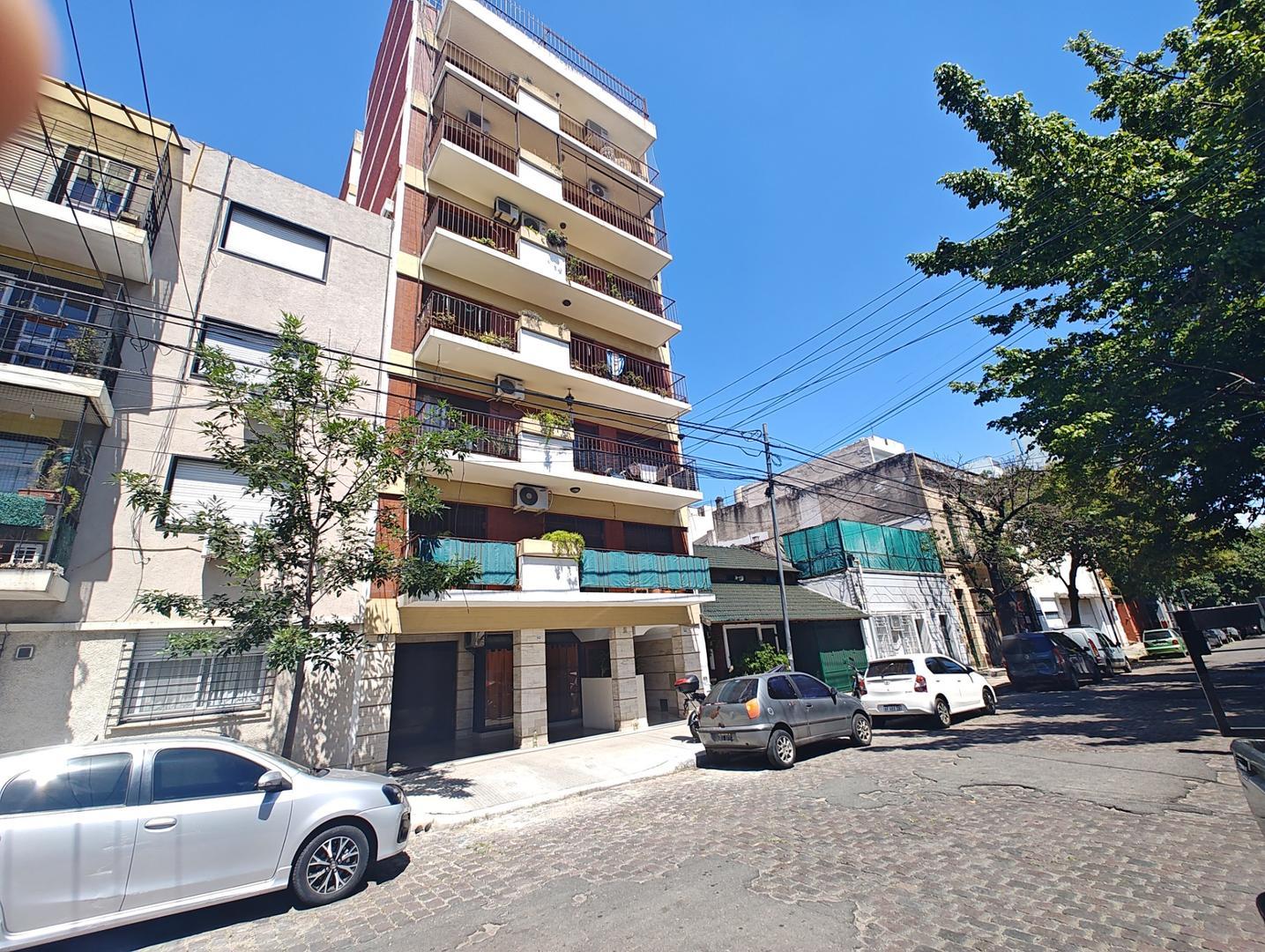 Tres ambientes Contrafrente. Muy buen estado y luminoso