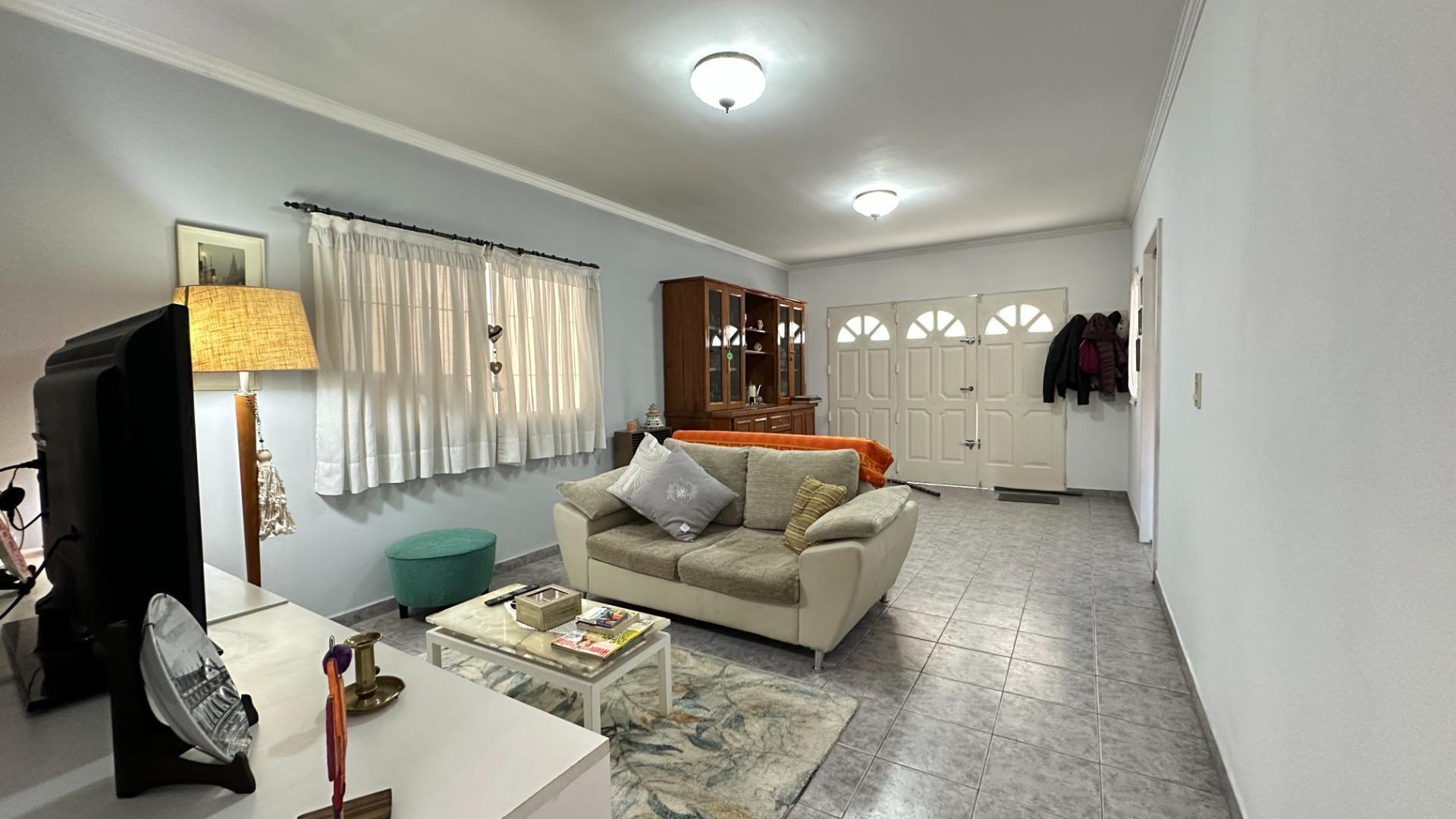 VENTA CASA 5 AMBIENTES QUILMES OESTE