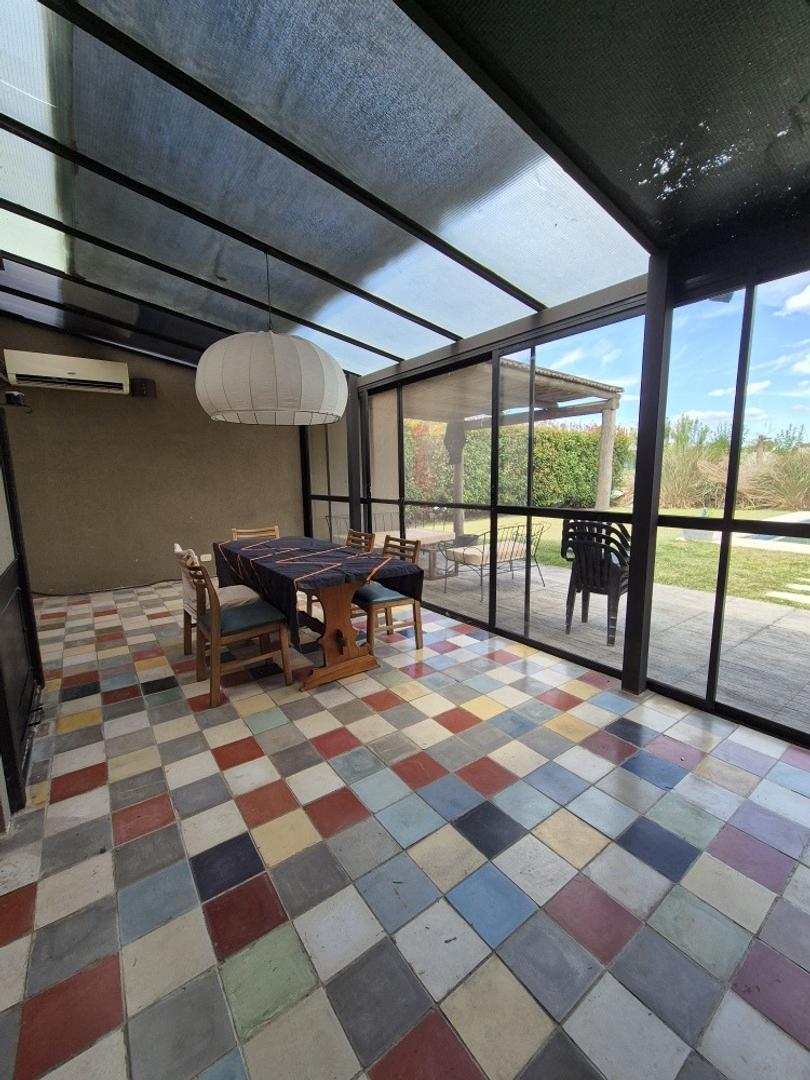 Casa en Venta con 4 cocheras