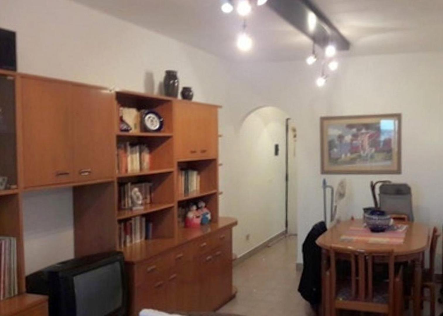 Chutro, Pedro Dr 400 , Piso 7