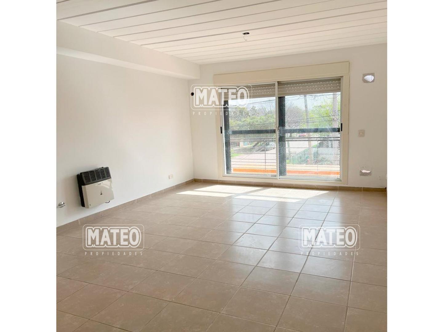 DUPLEX TRES AMBIENTES