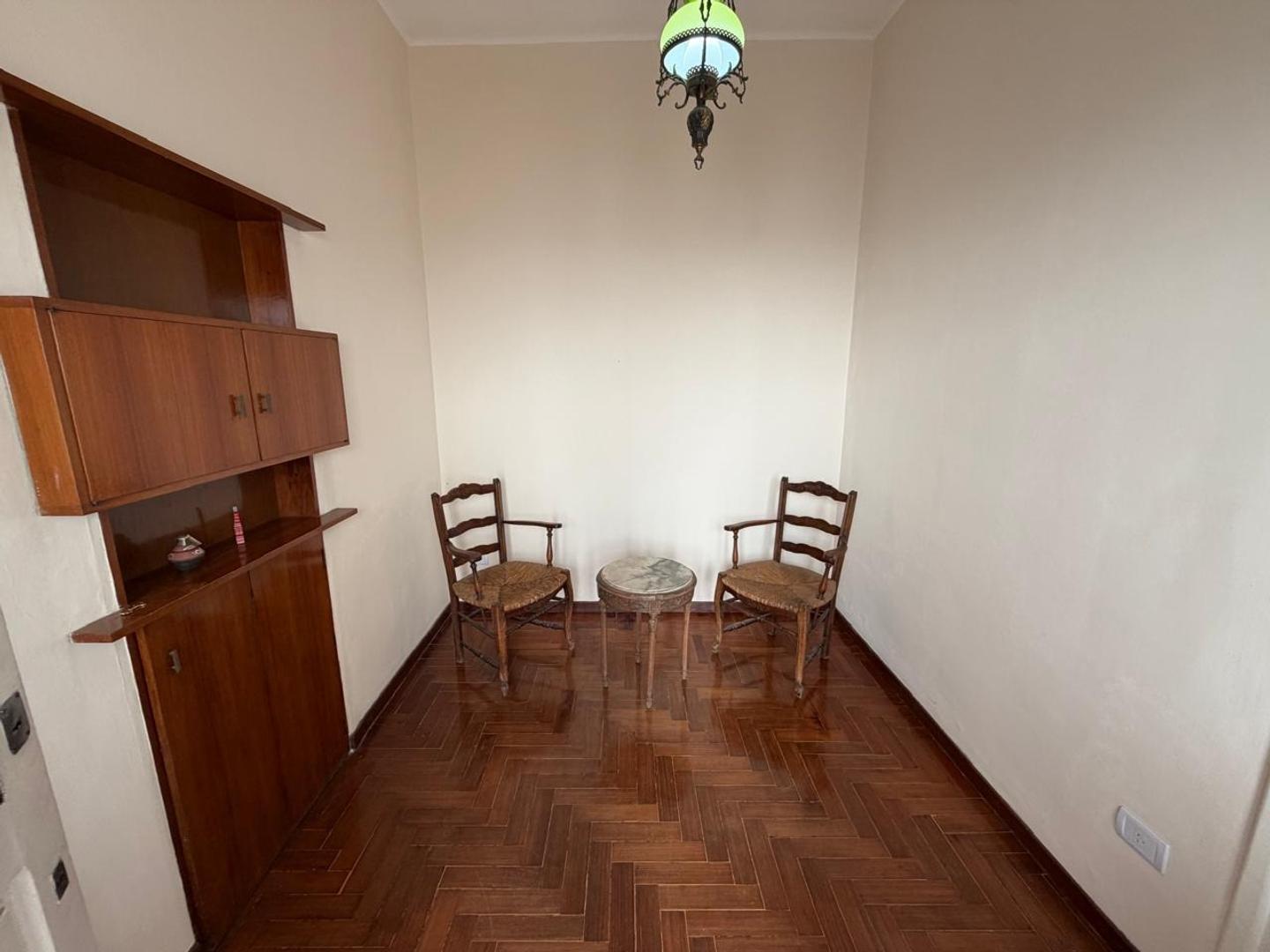 Depto Tipo Casa en Alquiler en Ramos Mejia Sur, $ 800.000