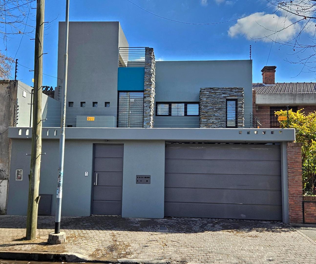 VILLA BALLESTER: CHALET 4 AMB EN LOTE PROPIO 10X30m CONSULTE