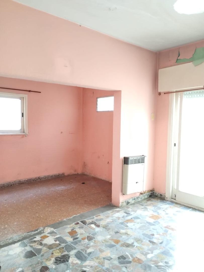 VENTA - 2 departamentos y 2 locales en bloque - Tapiales