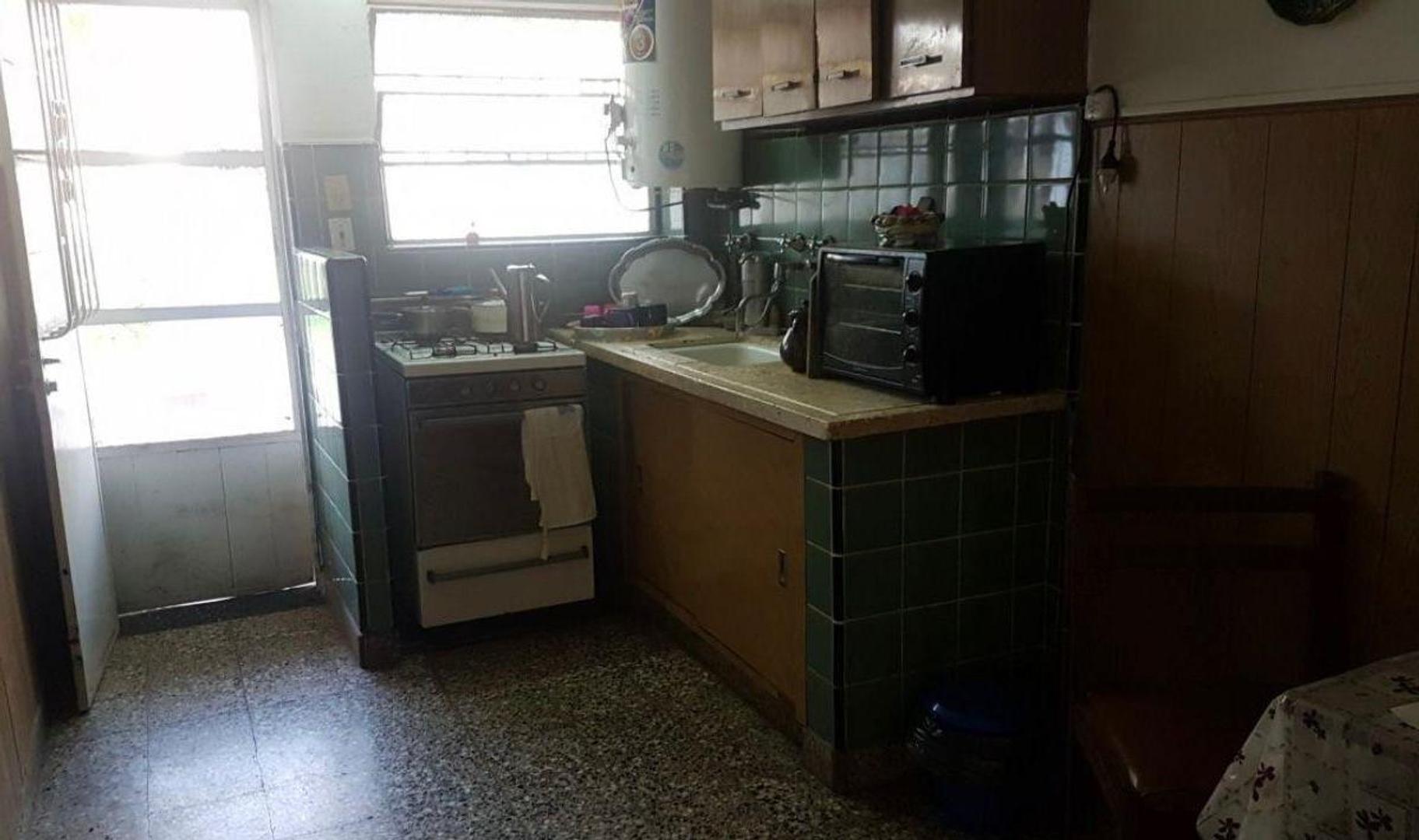 Casa en Venta en Adrogue, USD 105.000