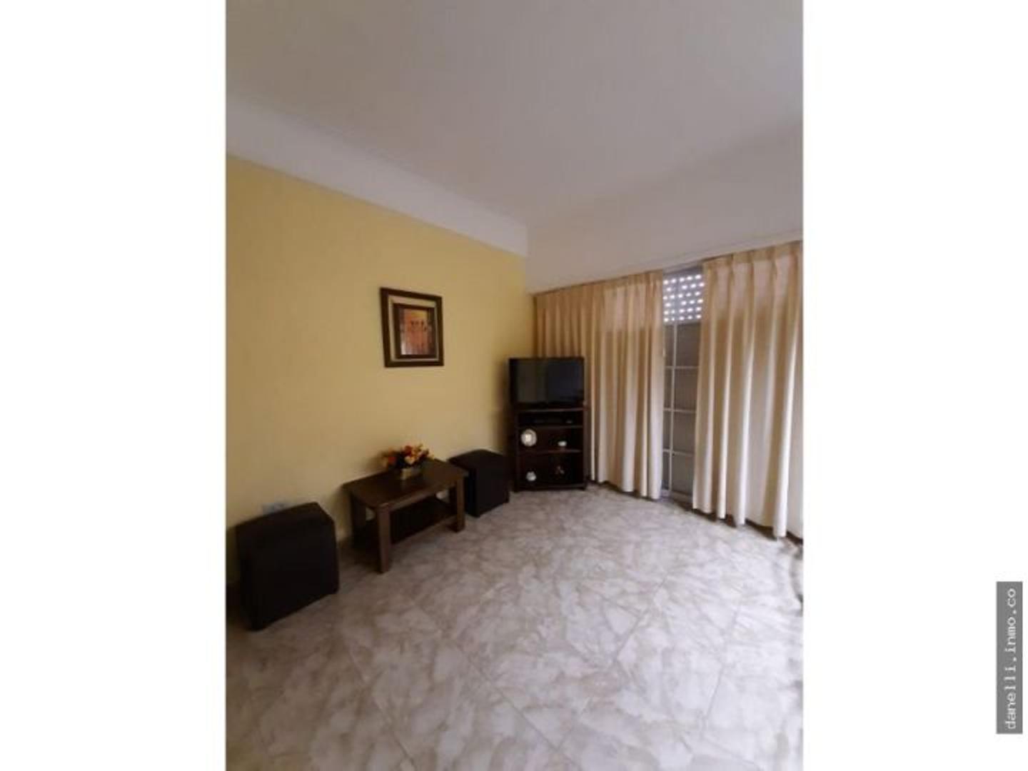 calle 14 1244 , Piso 1