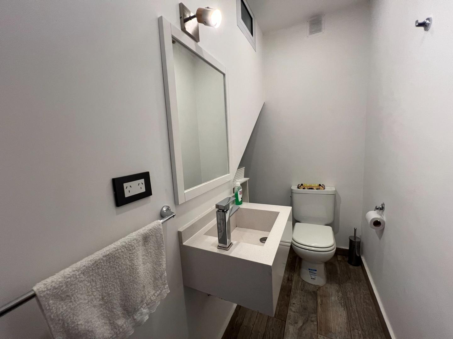 Depto Tipo Casa en Venta con 1 cocheras