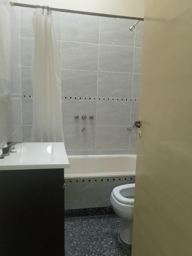 Casa en Alquiler en Hurlingham, $ 1.400.000