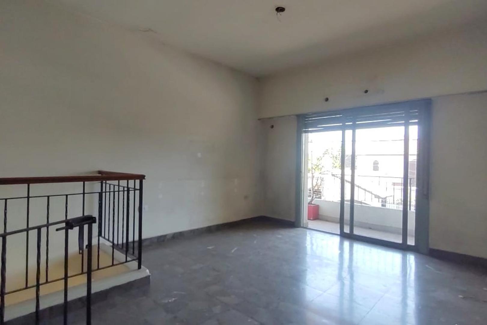 Depto Tipo Casa en Alquiler en Haedo, $ 850.000