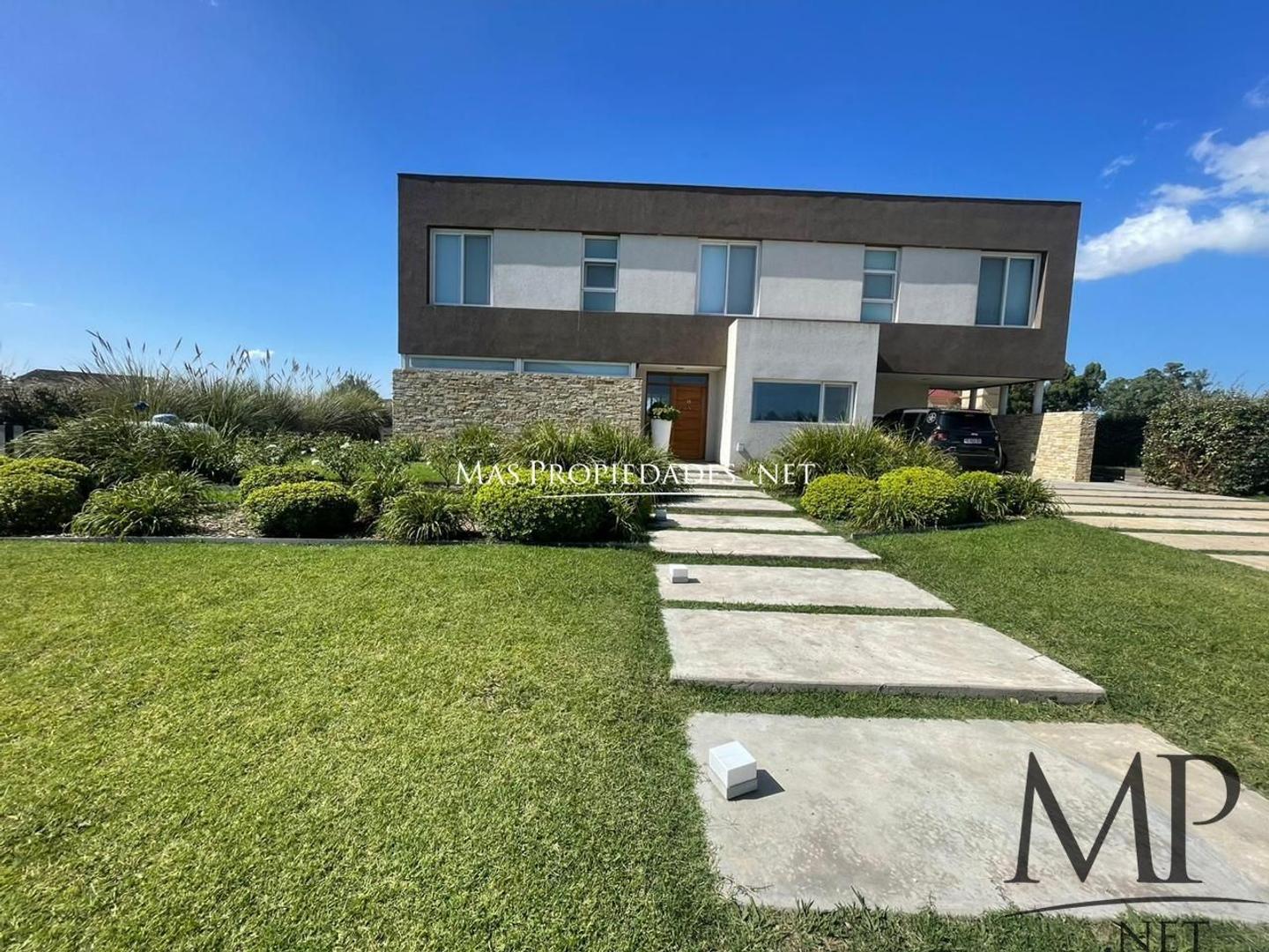 Venta Casa en La Providencia 4 Dormitorios Canning