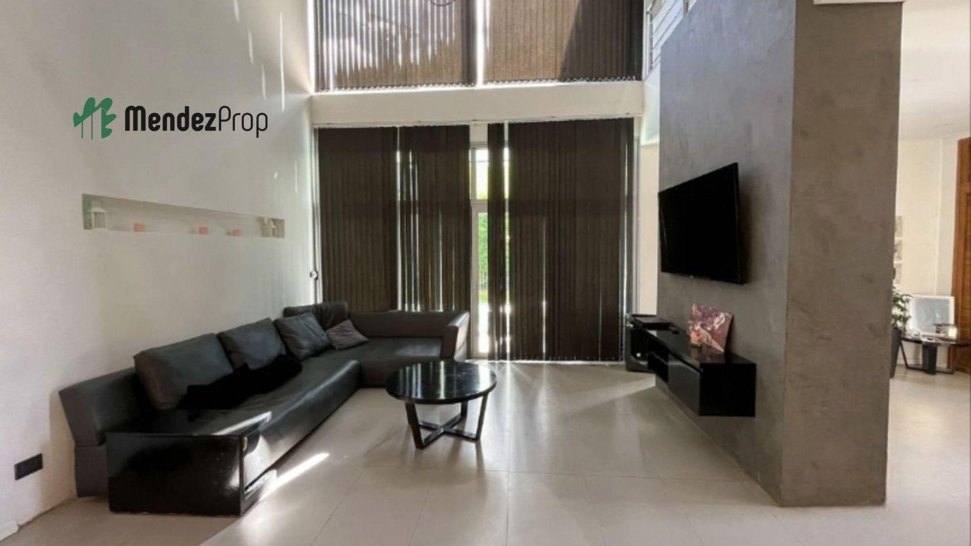 Casa 5 ambientes con 4 baños