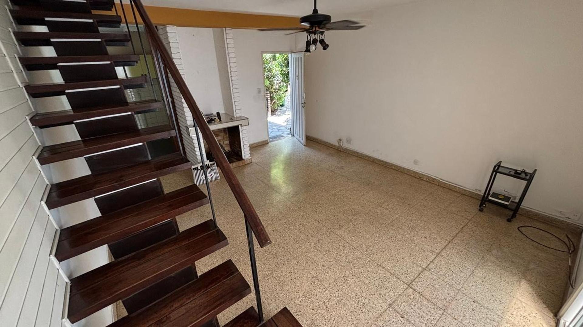 Casa 3 ambientes con 1 baño