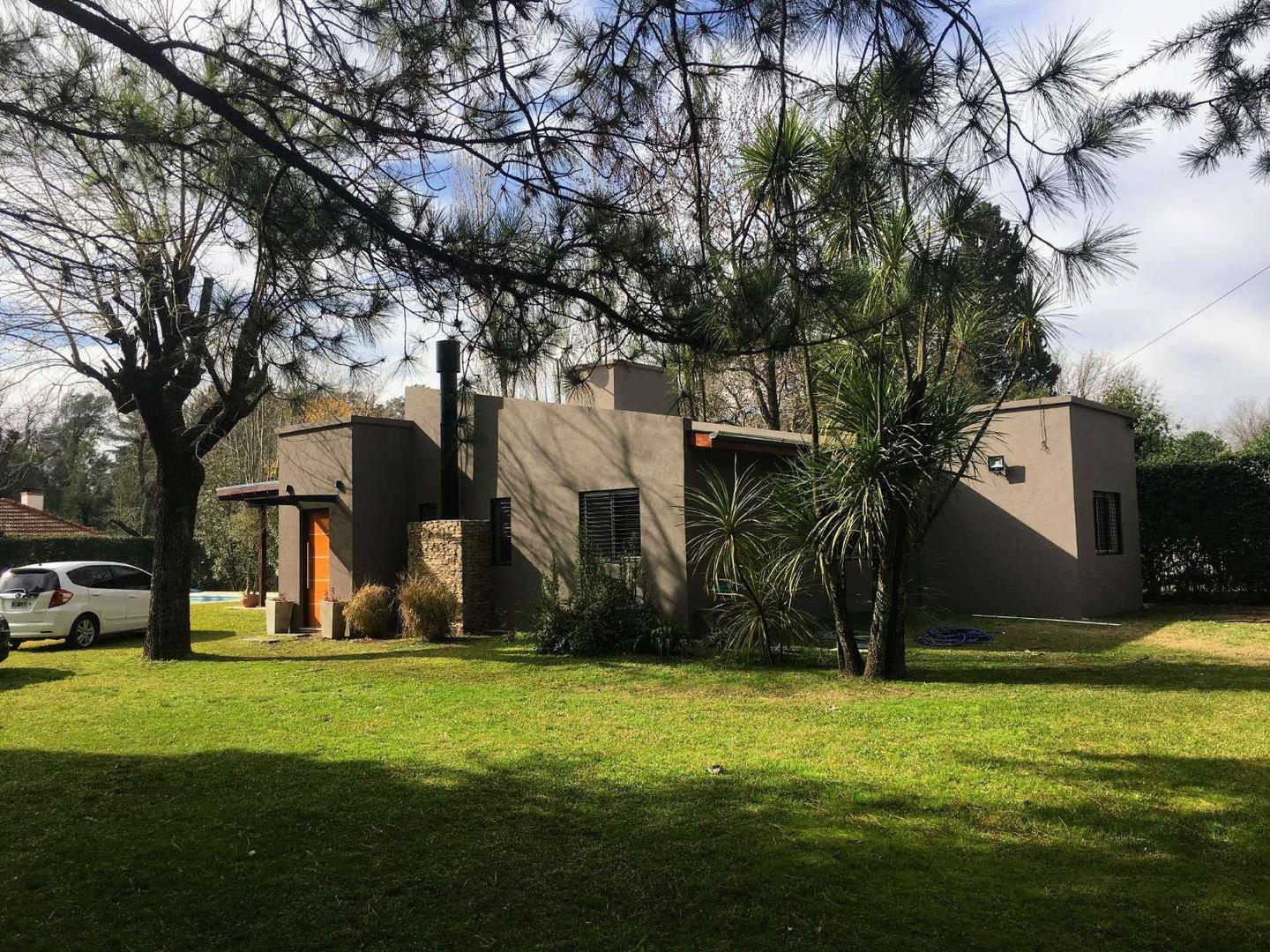 B° PARQUE PERÓ CASA 4 AMB. S/LOTE 1491m2. A/CRÉDITO!