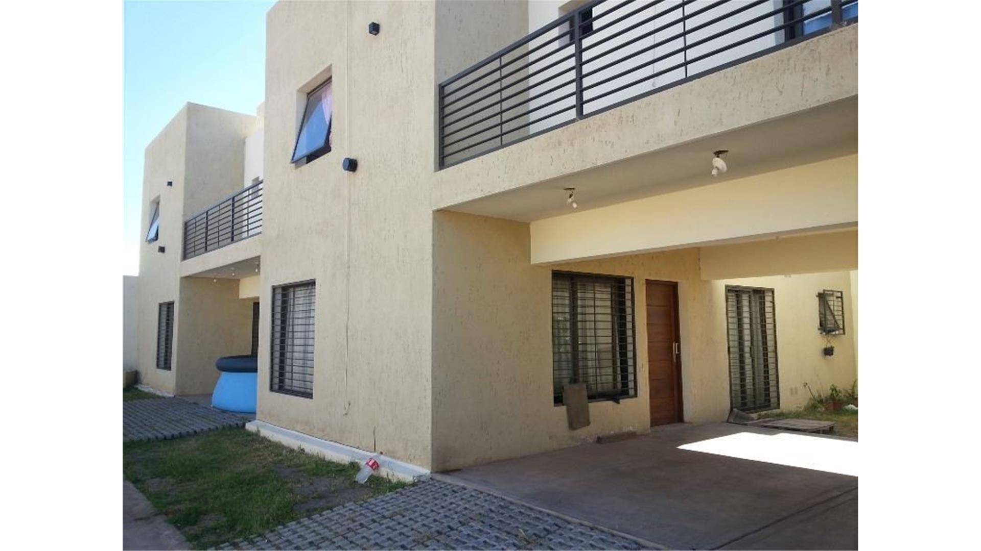 Casa en Alquiler de 3 dormitorios