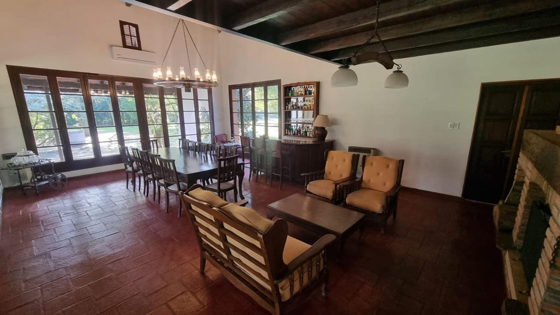 Casa 7 ambientes con 3 baños