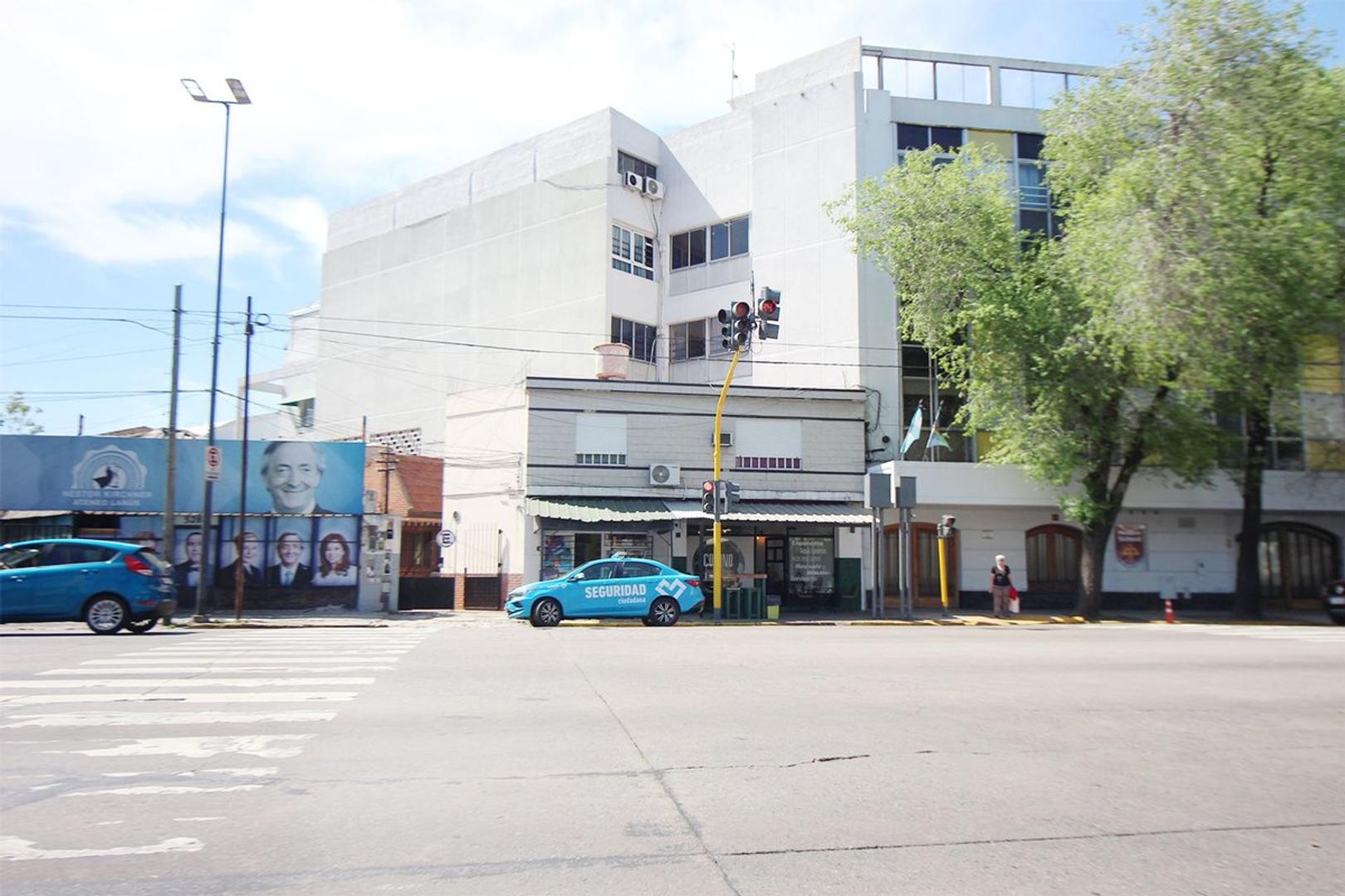 CASA Y  DEPARTAMENTOS MAS LOCALES VENTA LANUS