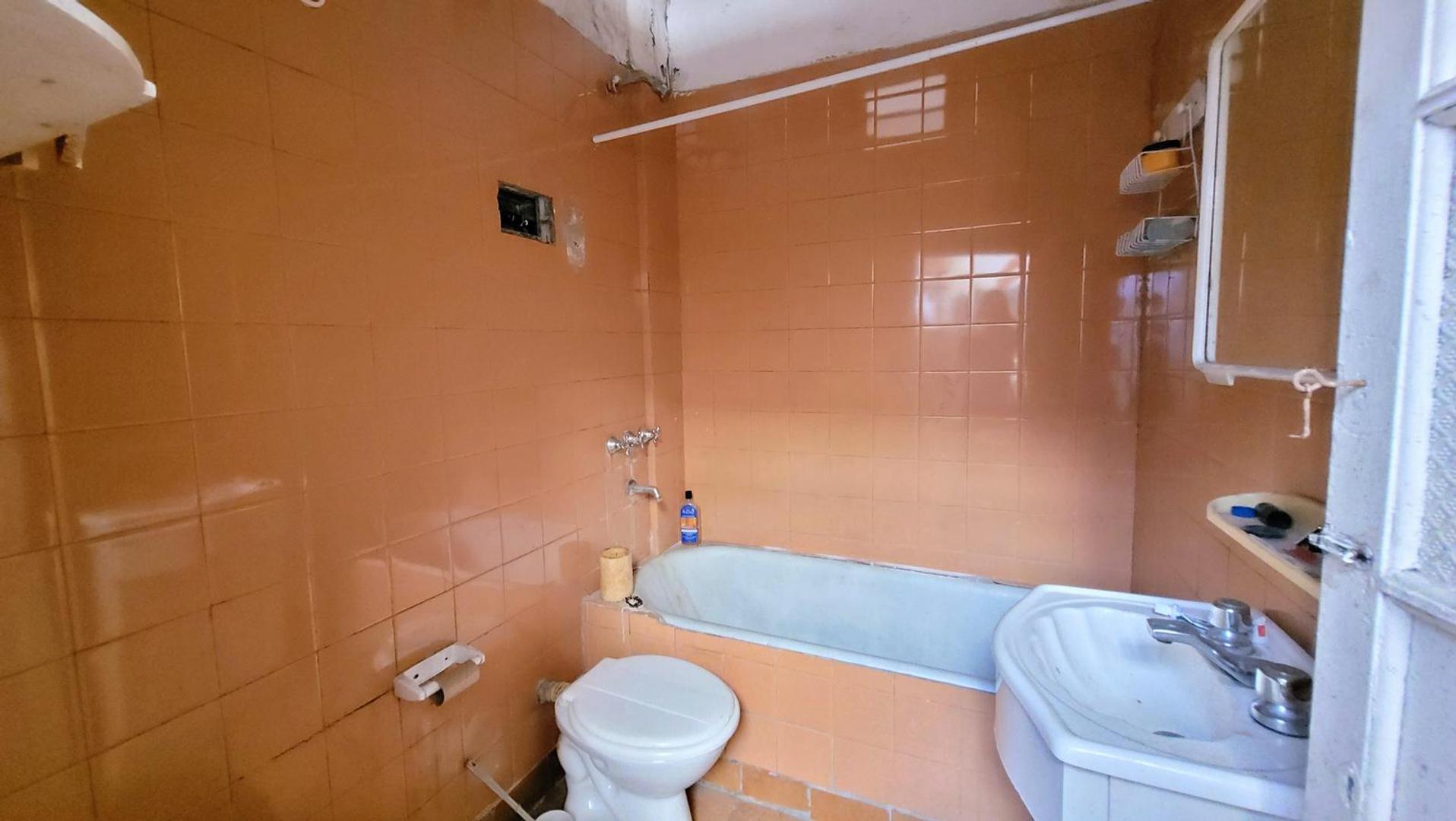 Depto Tipo Casa 4 ambientes con 2 baños