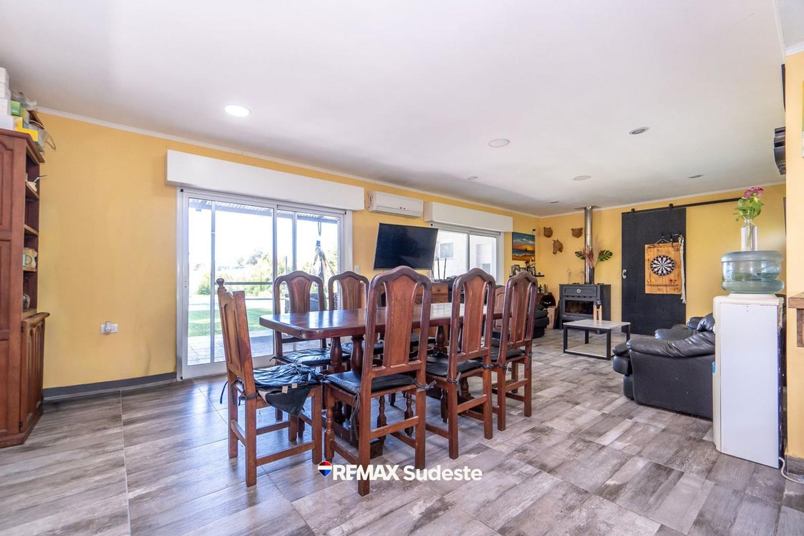 Casa 3 ambientes con 2 baños