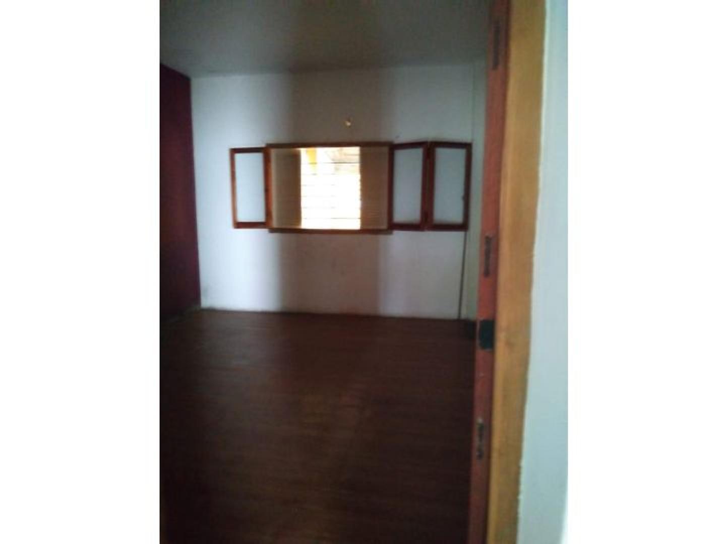 Ozanam 2400 , Piso 0