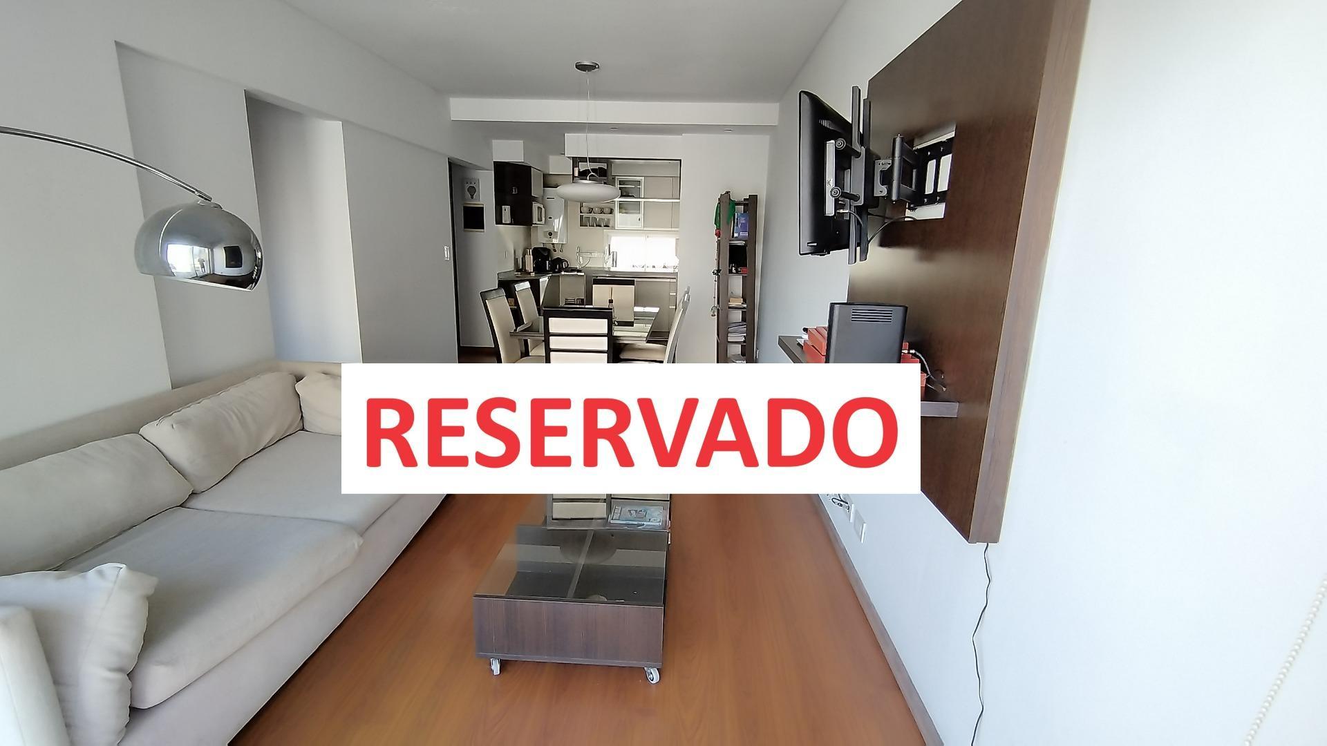 Departamento c/ balcón, cochera fija - muy luminoso - doblas