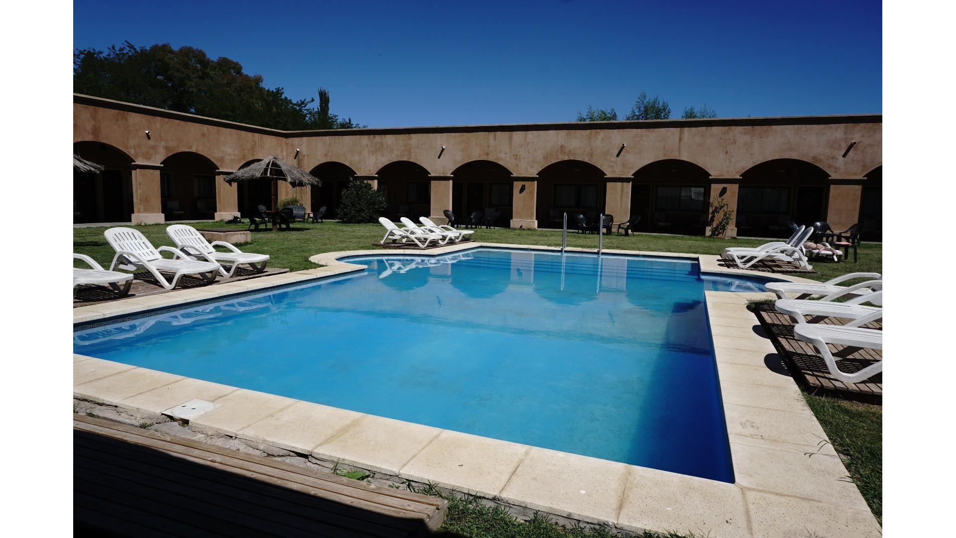 HERMOSO COMPLEJO CON SPA 4ha. EN LOBOS, TODAS LAS COMODIDADE