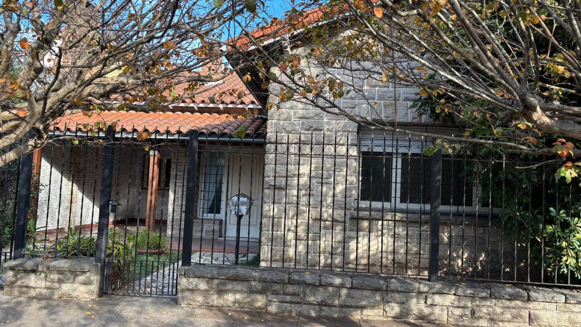 Chalet en planta 3 ambientes venta Ramos Mejía