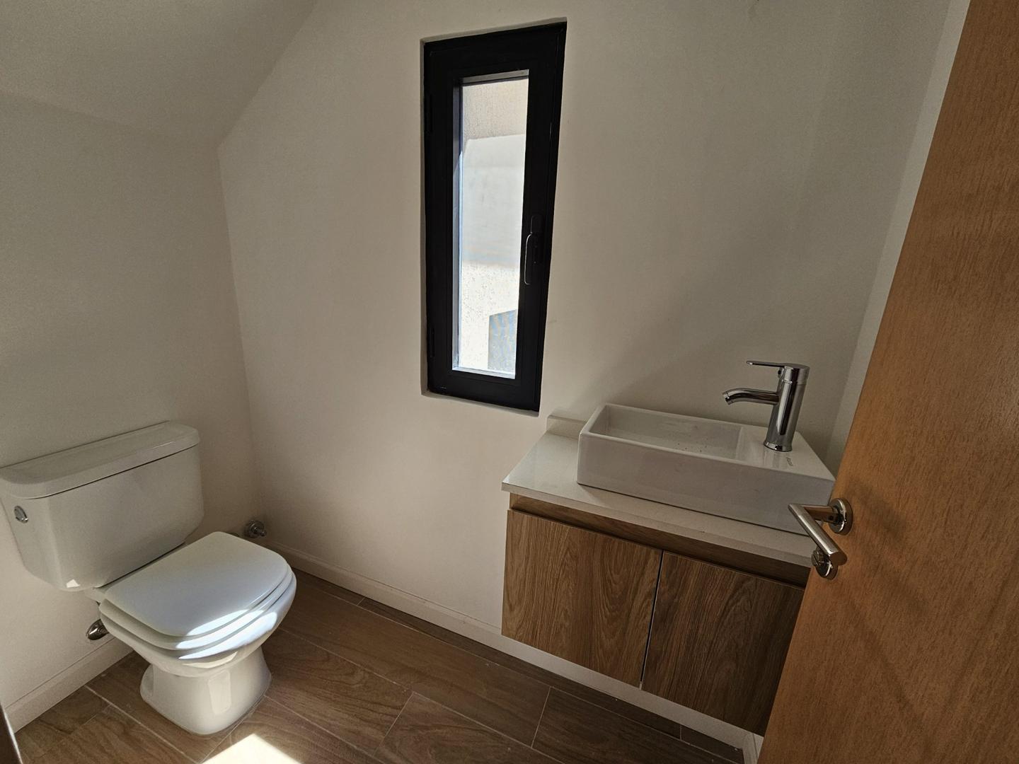 Departamento 4 ambientes con 3 baños