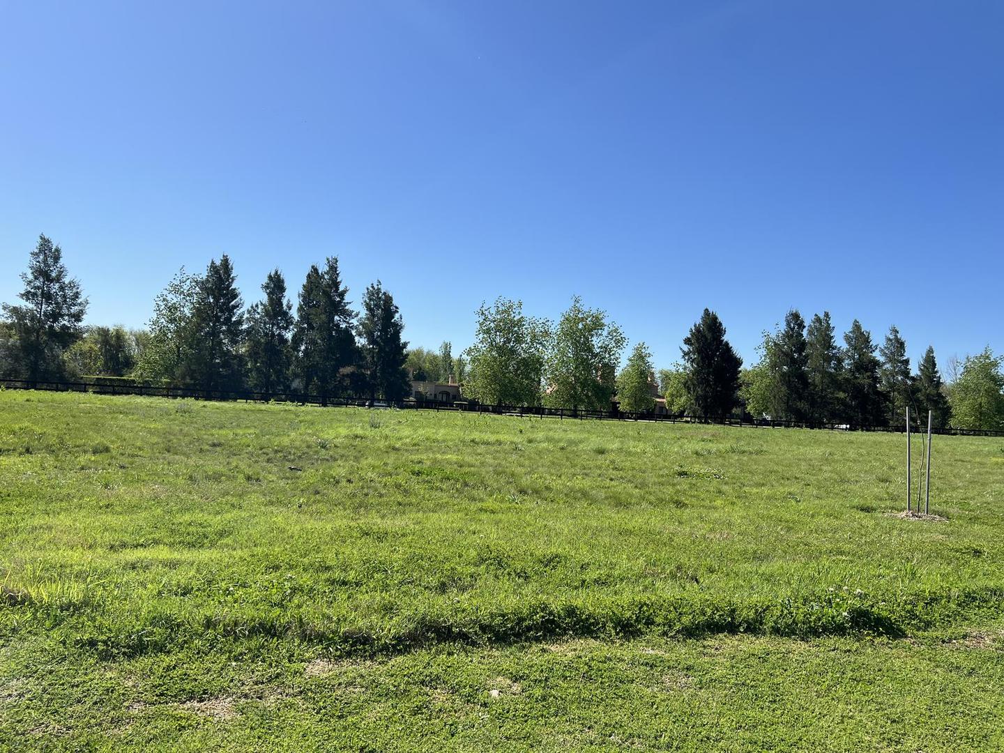 Barrio Lagunas, Estancias del Pilar