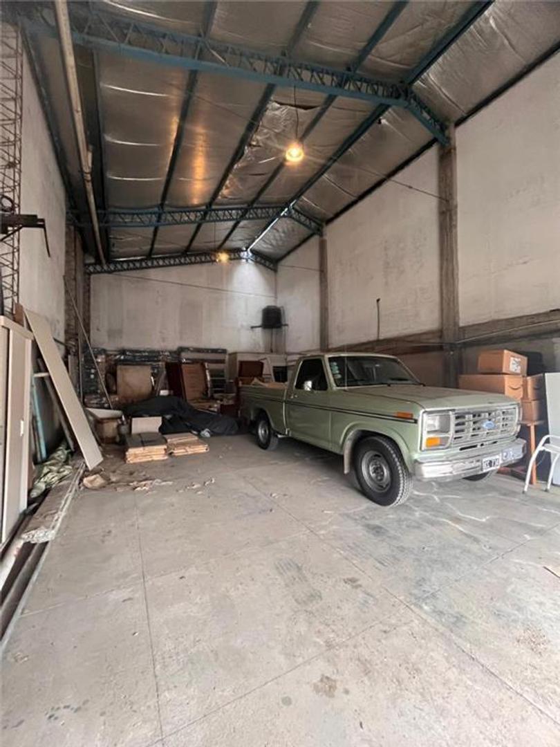 Galpón - Pilar Sobre Calle Guido