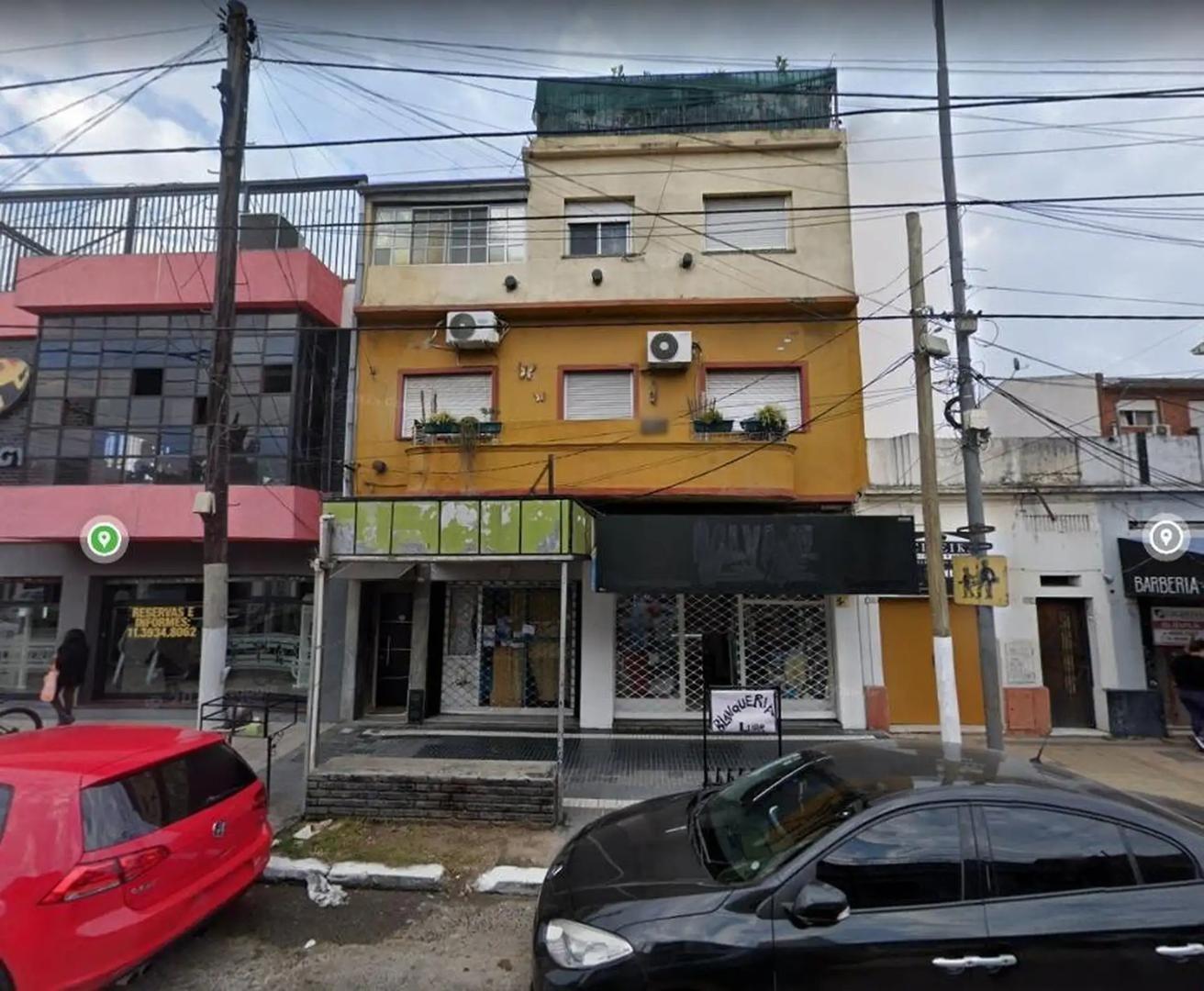 LOCAL CON PH DE 3 AMBIENTES