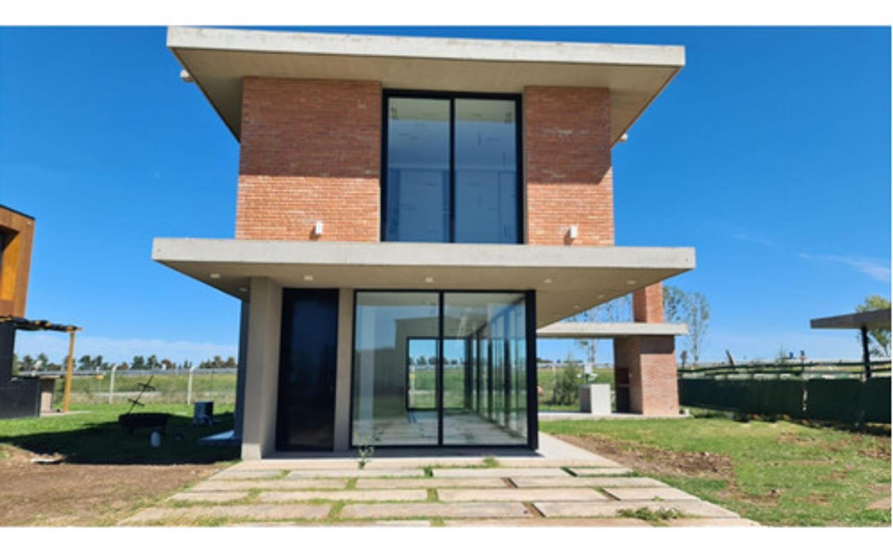 Casa 4 Ambientes En Venta En Lares De Canning