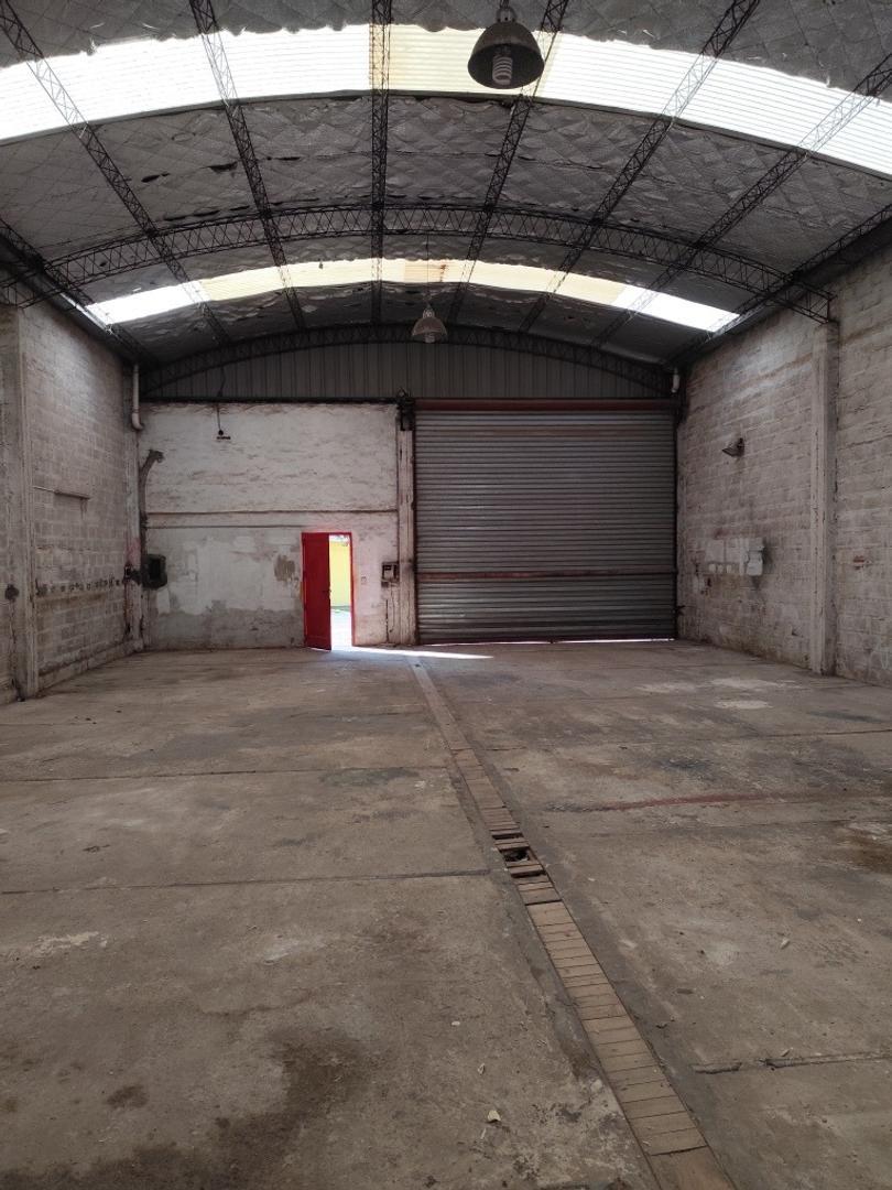 Galpon en Alquiler en Villa Rosa, USD 1.100