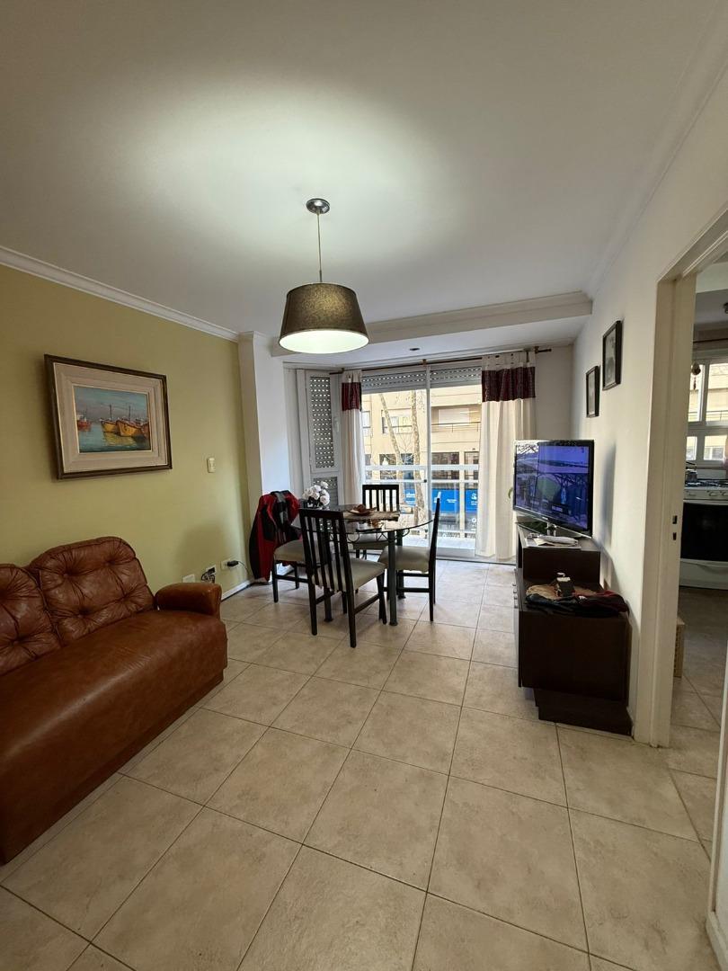 Departamento 3 amb c/ balcón al frente zona Macrocentro