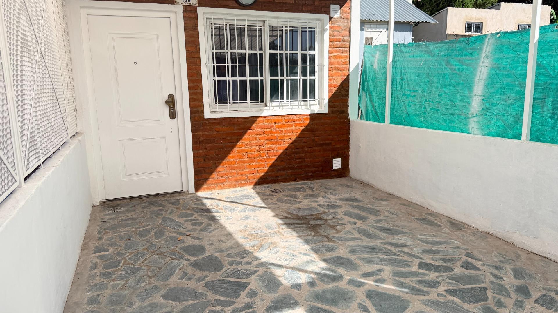 Alquiler duplex 3 ambientes Pellegrini 1 Pilar