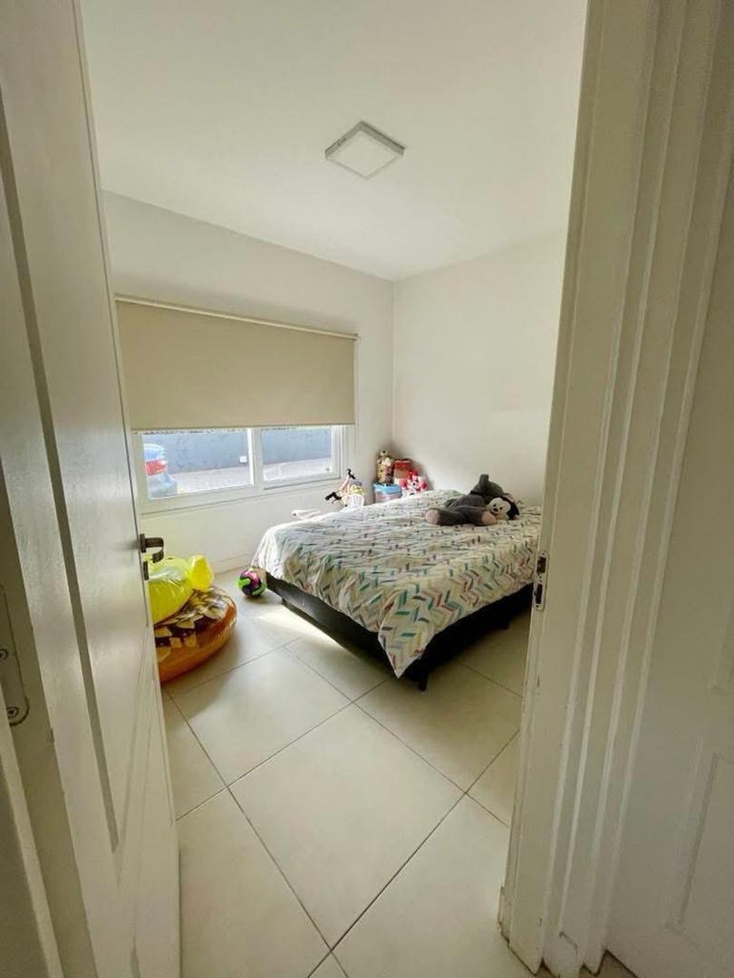 Casa 4 amb en venta en Pilar c/jardín y cochera