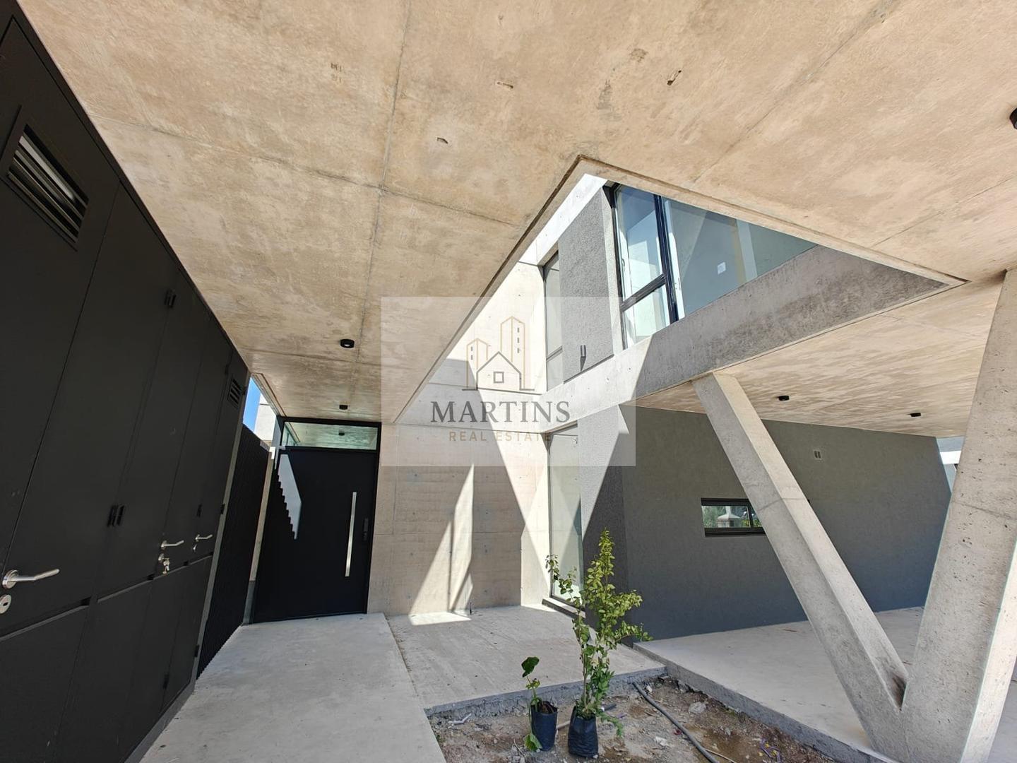 Casa 6 ambientes con 3 baños