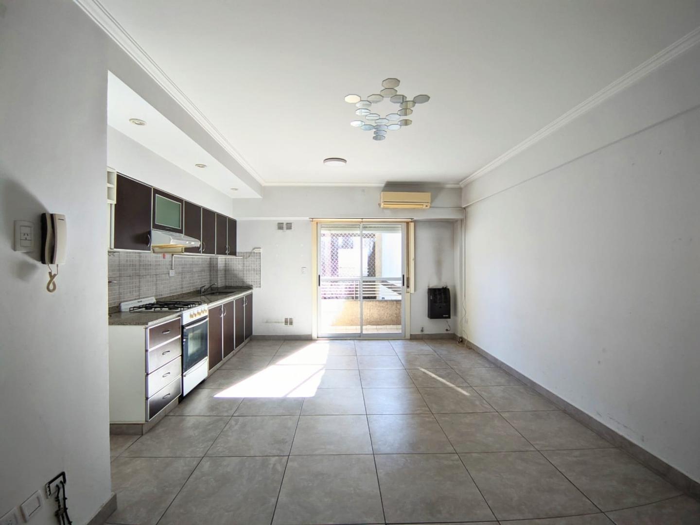 Av Vélez Sarsfield 300, Piso 1