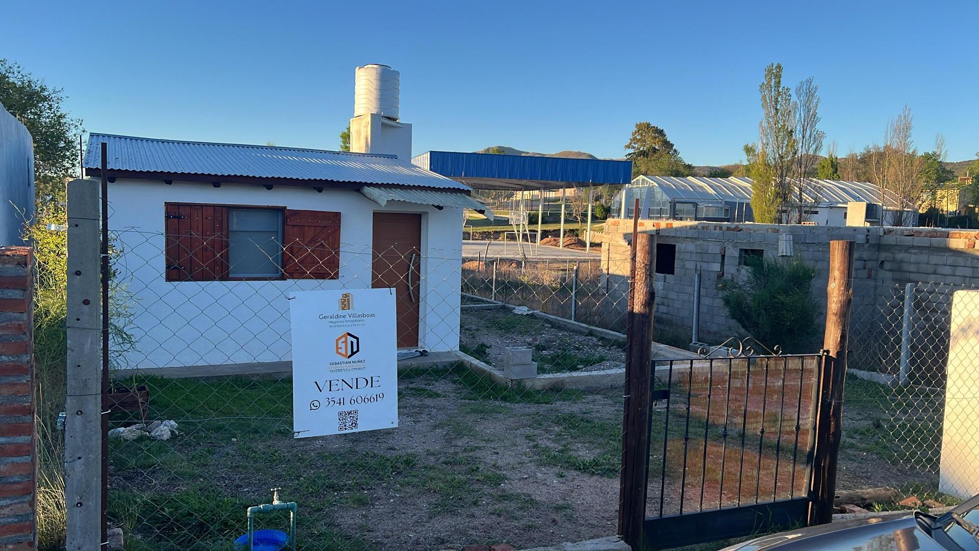 CASA EN VENTA ESCRITURADA CON PLANOS - LA CUMBRE, CORDOBA.