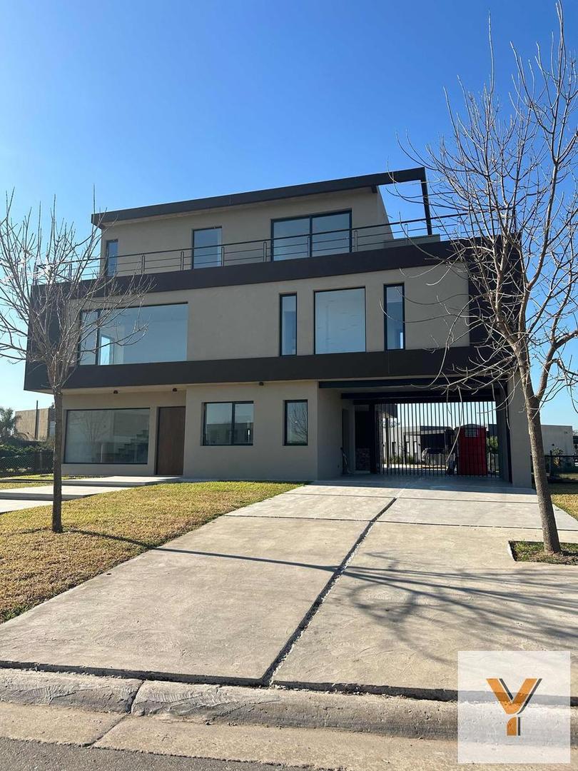 Casa en Venta en Haras Santa María, USD 550.000