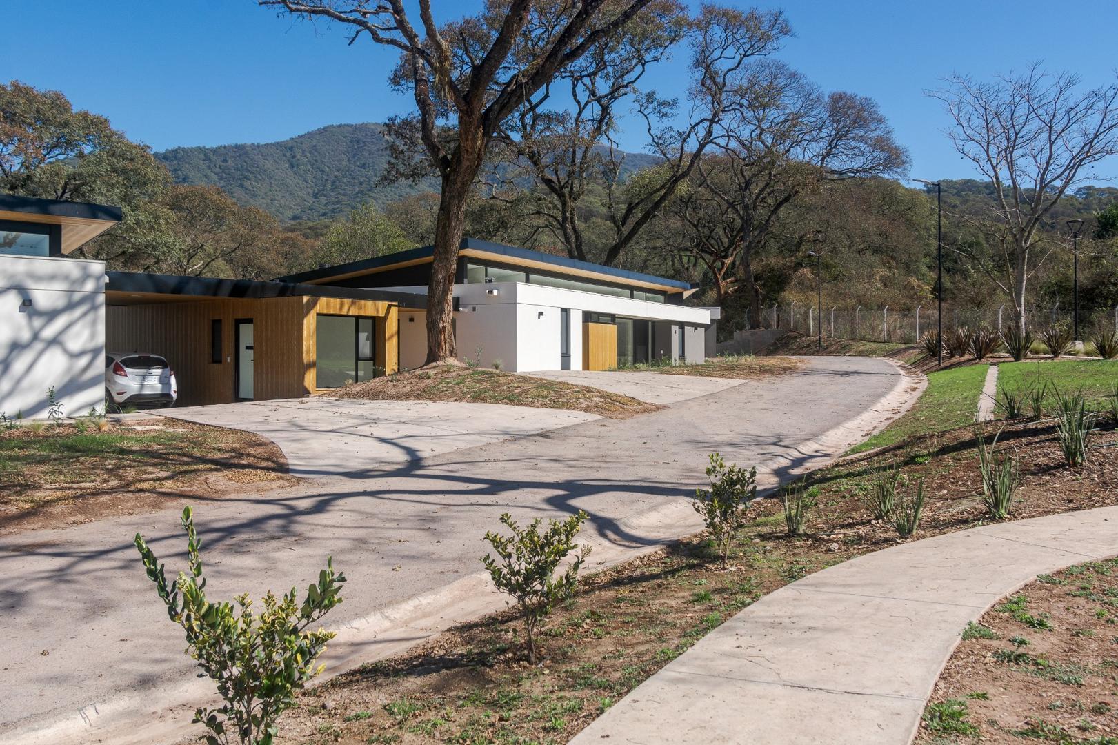 VENTA CASA URBANIZACION EL RETIRO