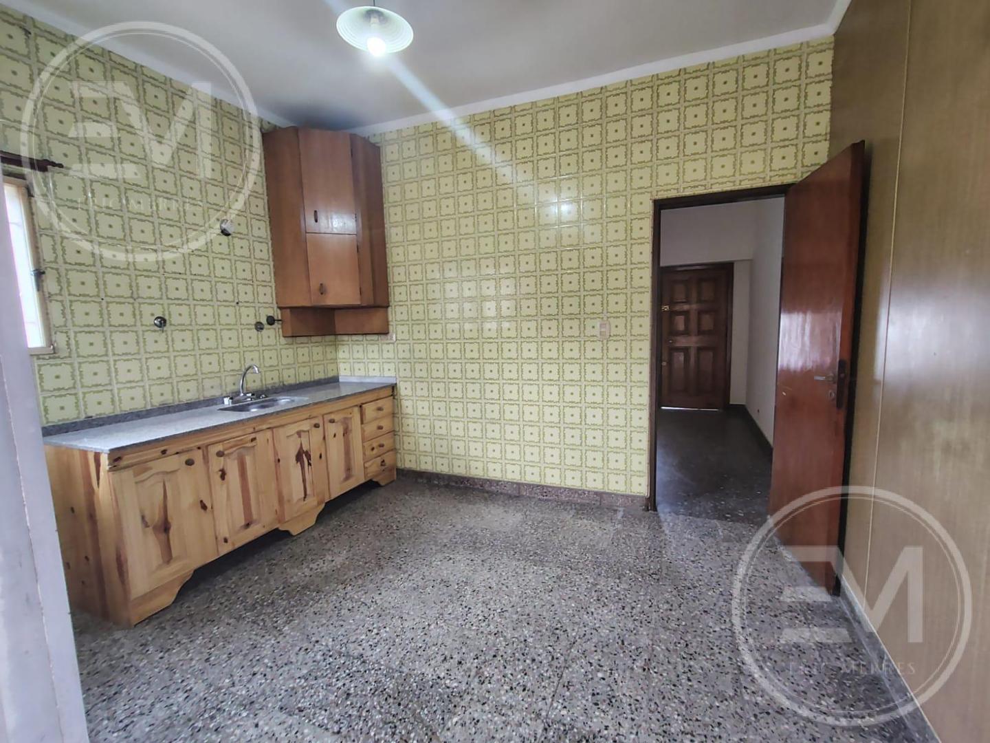 Casa con Departamento en venta en Monte Grande