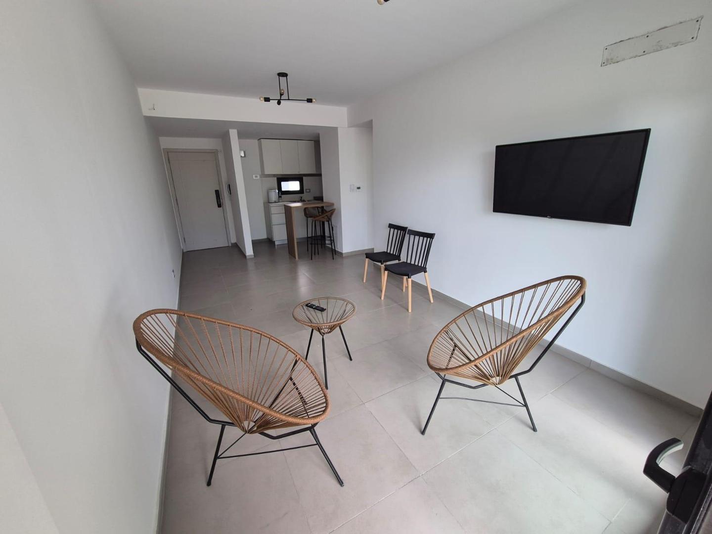 Departamento en Alquiler en General Roca, $ 900.000