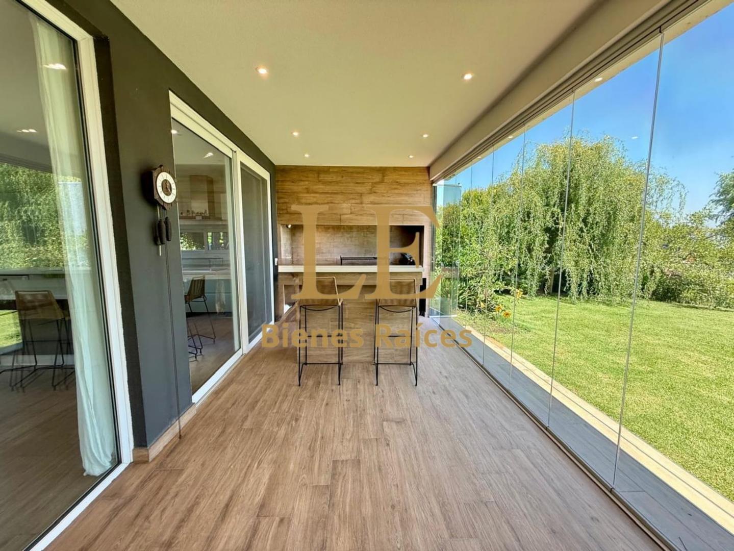 Casa 3 ambientes con 3 baños