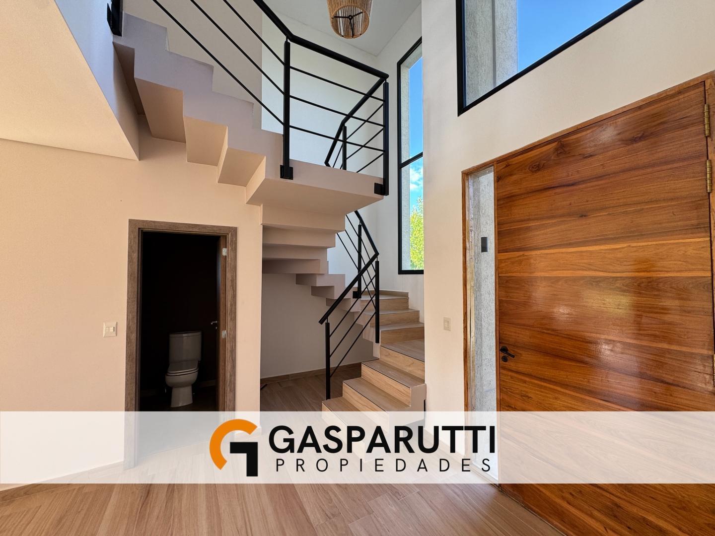 Casa 5 ambientes con 3 baños