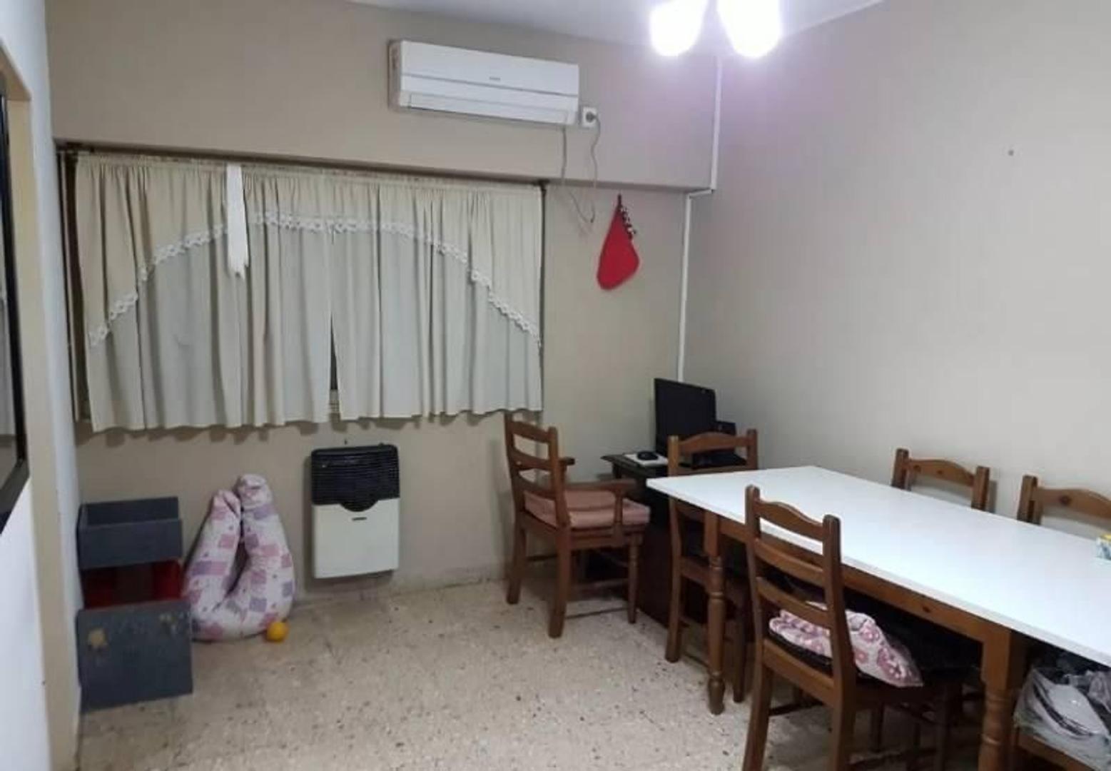 Av Riestra 5500, Piso 6