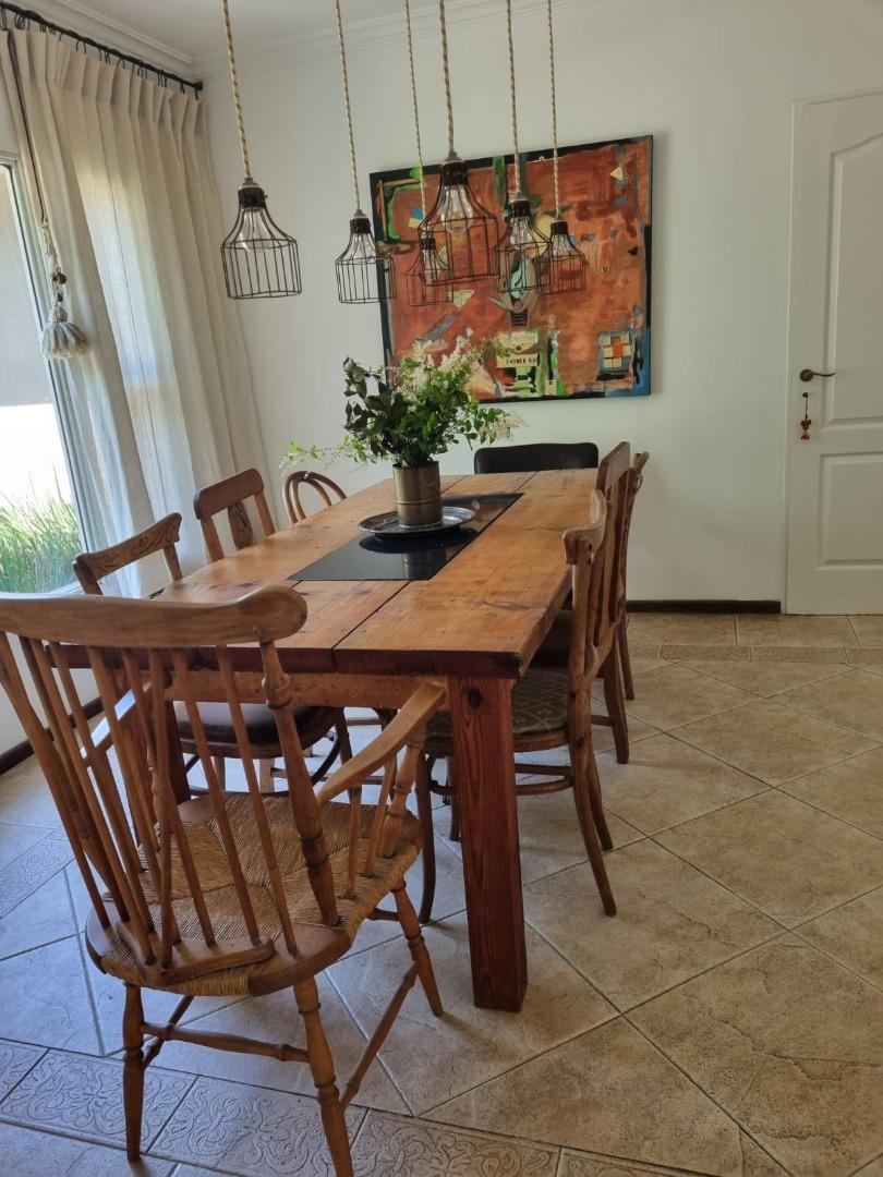 Casa 6 ambientes con 5 baños